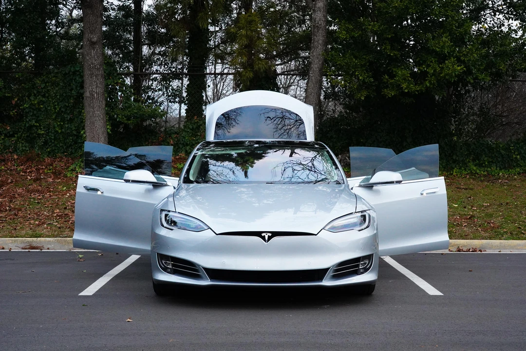 2016 Tesla Model S - Image 7 of 31