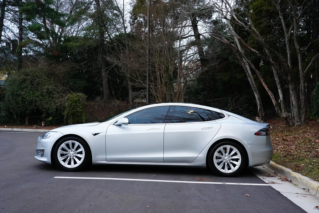 2016 Tesla Model S - Image 12 of 31