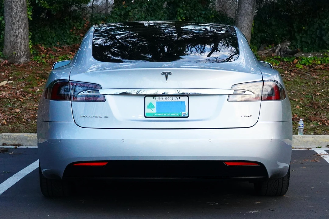 2016 Tesla Model S - Image 5 of 31