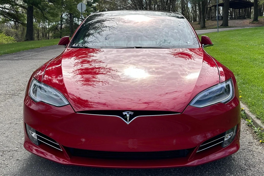 2016 Tesla Model S - Image 2 of 31