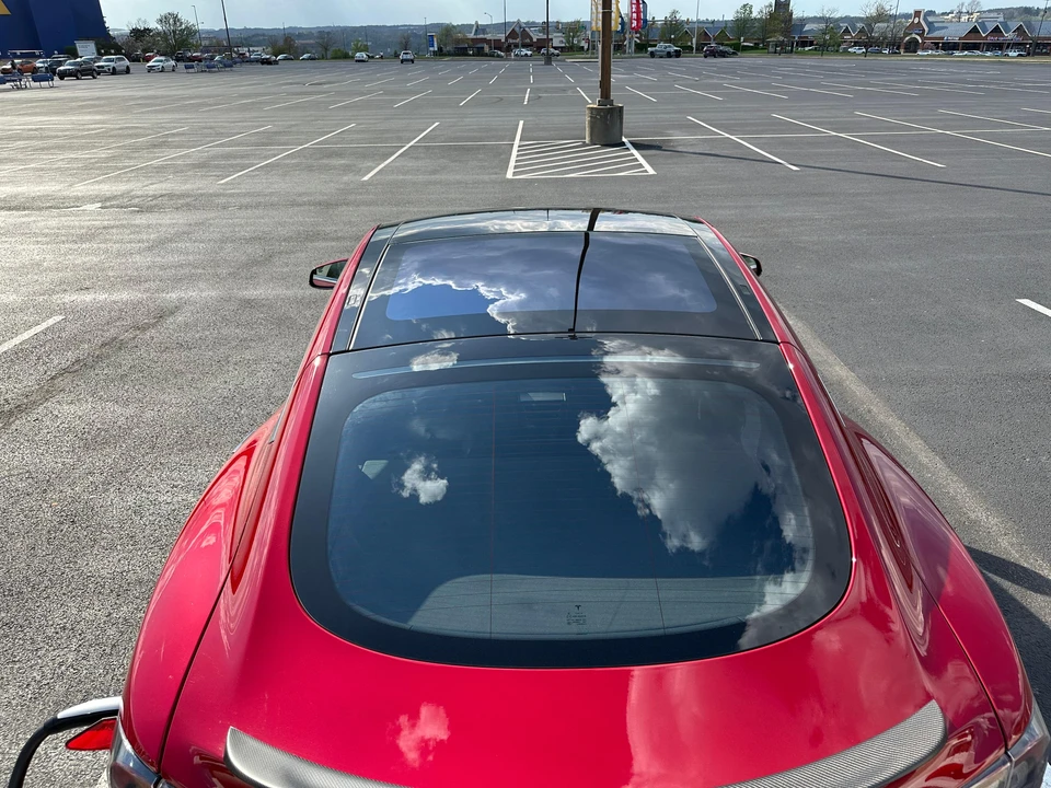 2016 Tesla Model S - Image 29 of 31
