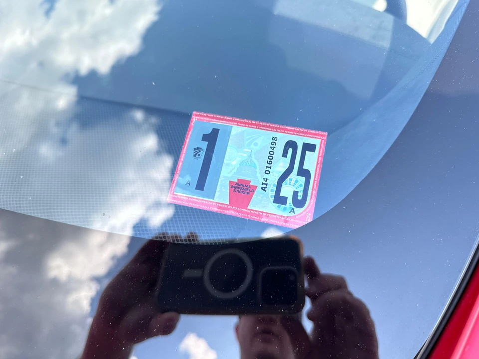 2016 Tesla Model S - Image 17 of 31