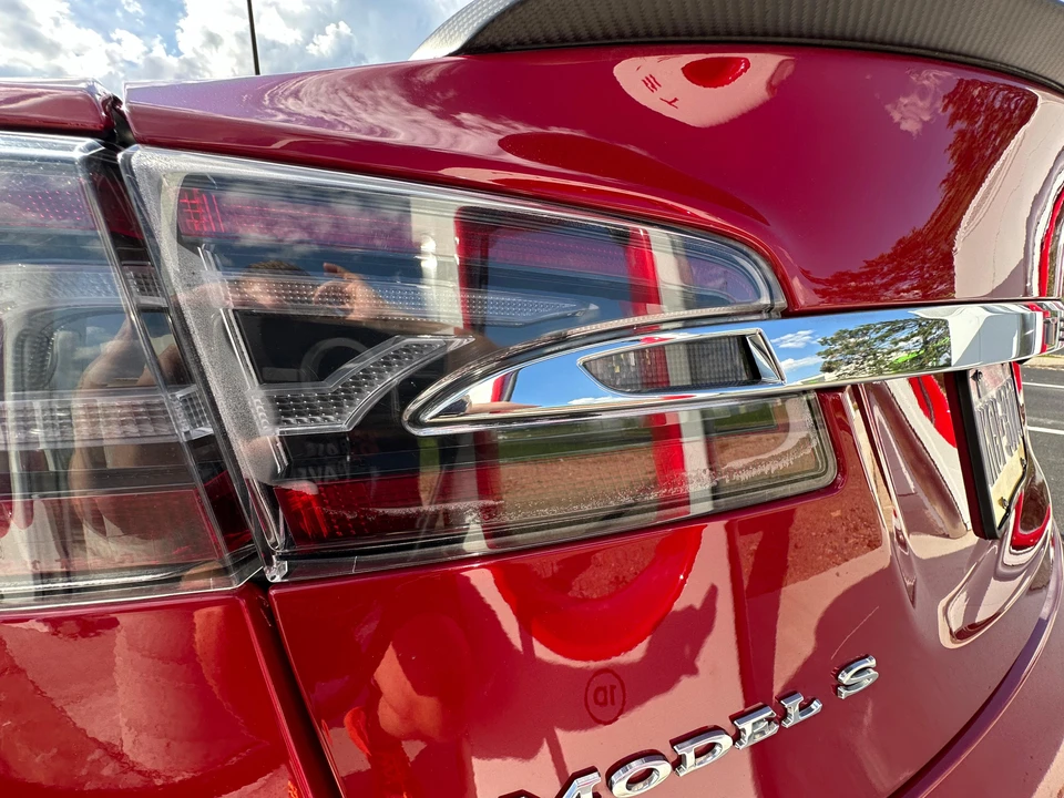 2016 Tesla Model S - Image 26 of 31
