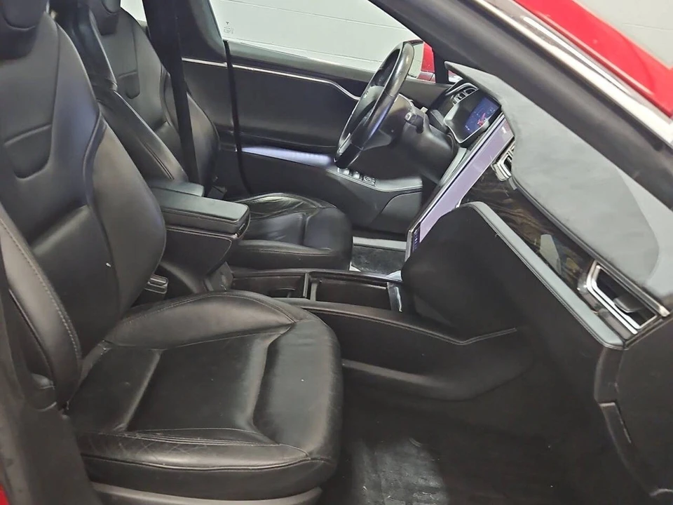 2016 Tesla Model S - Image 9 of 10
