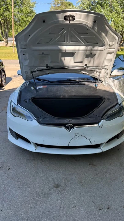 2016 Tesla Model S - Image 19 of 20