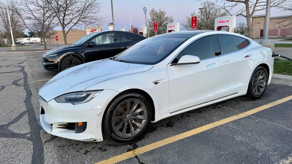 2016 Tesla Model S - Image 2 of 20