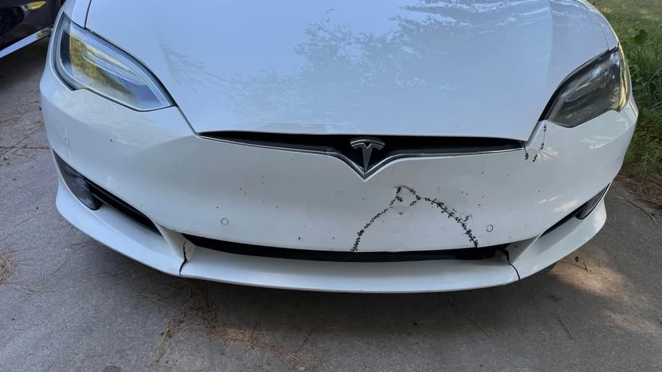 2016 Tesla Model S - Image 9 of 20