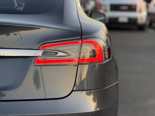 2016 Tesla Model S - Image 9 of 21