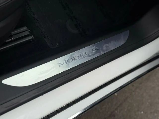 2016 Tesla Model S - Image 14 of 21