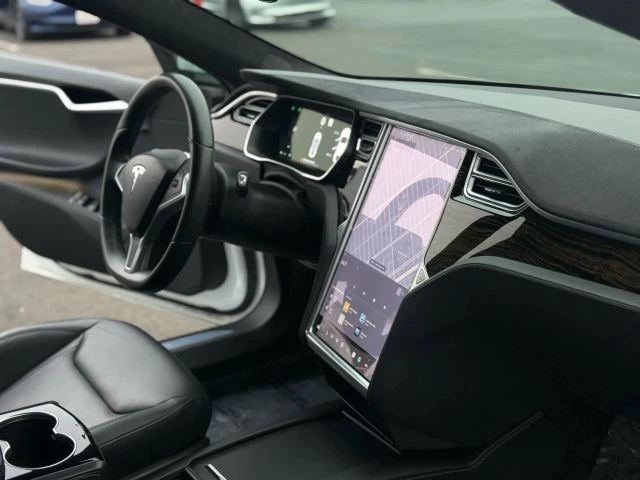 2016 Tesla Model S - Image 15 of 21