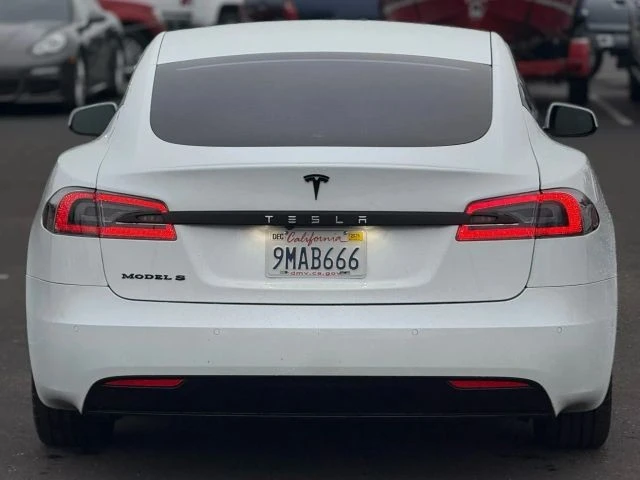 2016 Tesla Model S - Image 8 of 12