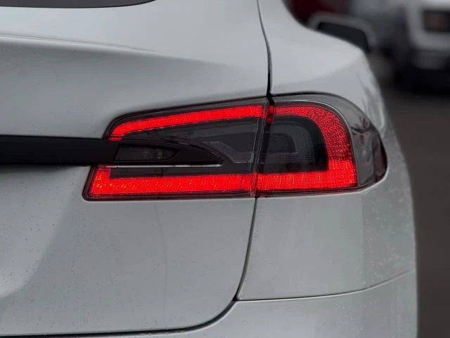 2016 Tesla Model S - Image 9 of 21