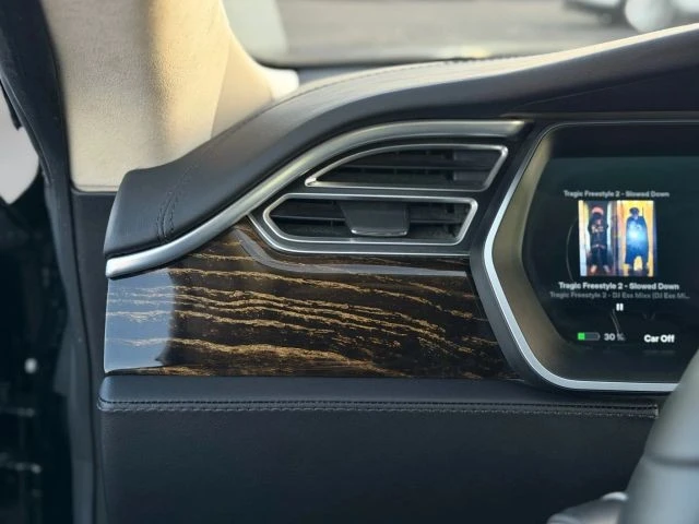 2016 Tesla Model S - Image 18 of 21