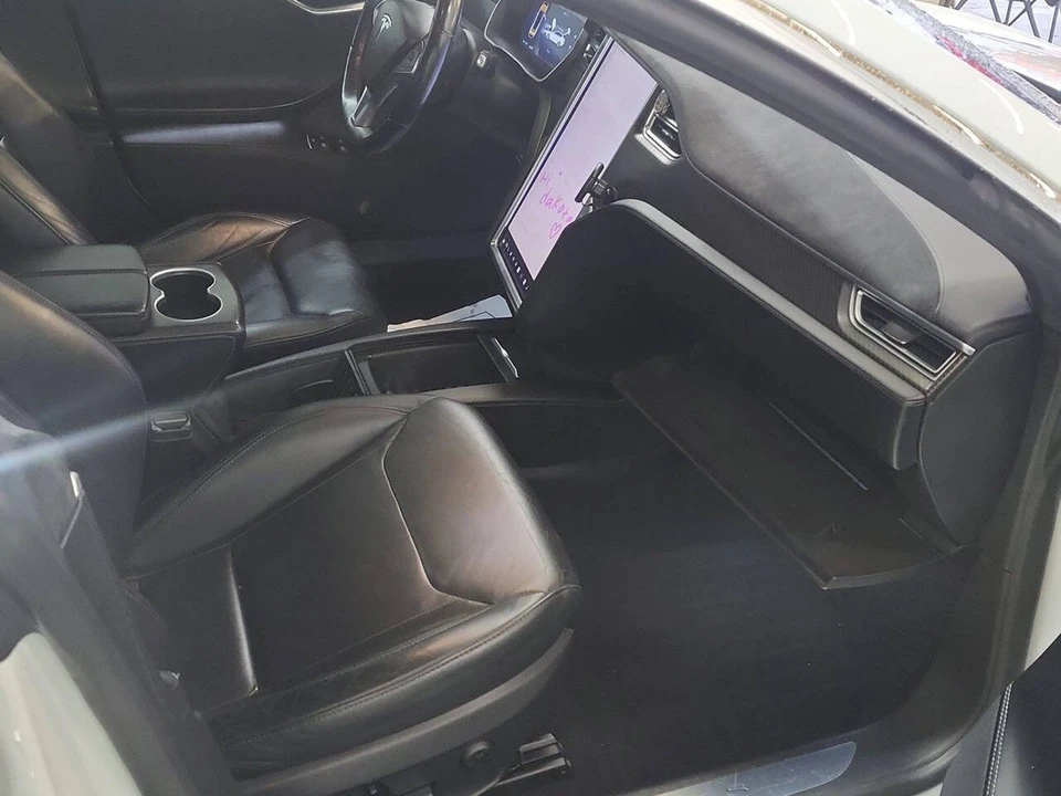 2016 Tesla Model S - Image 9 of 12