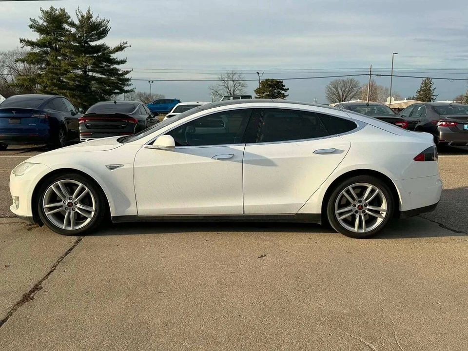2016 Tesla Model S - Image 3 of 12