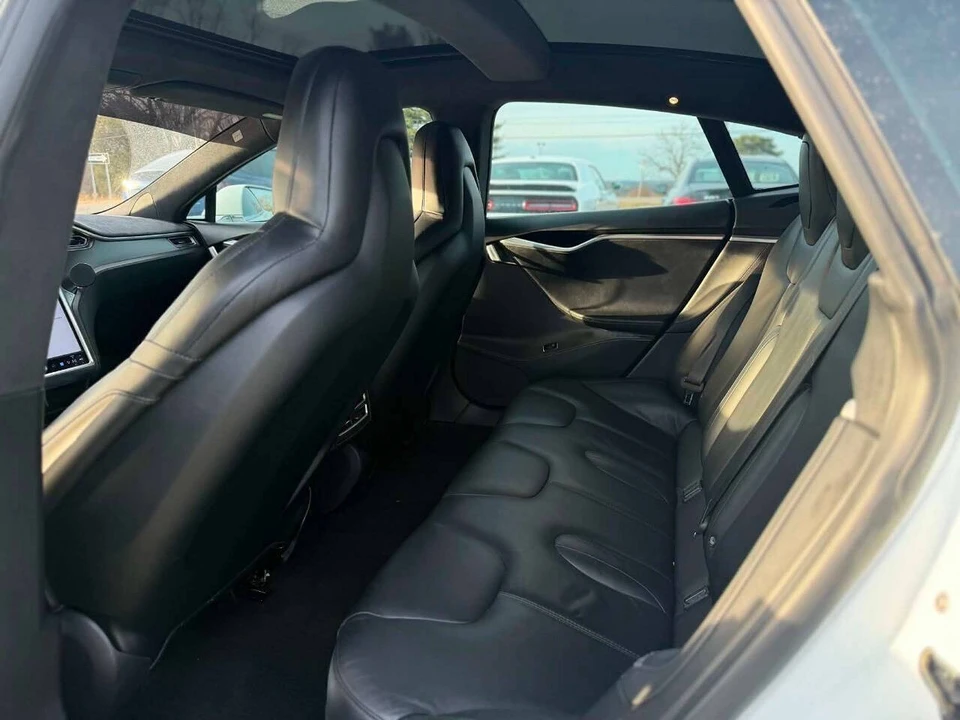 2016 Tesla Model S - Image 11 of 12