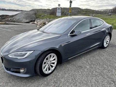 2016 Tesla Model S 90D