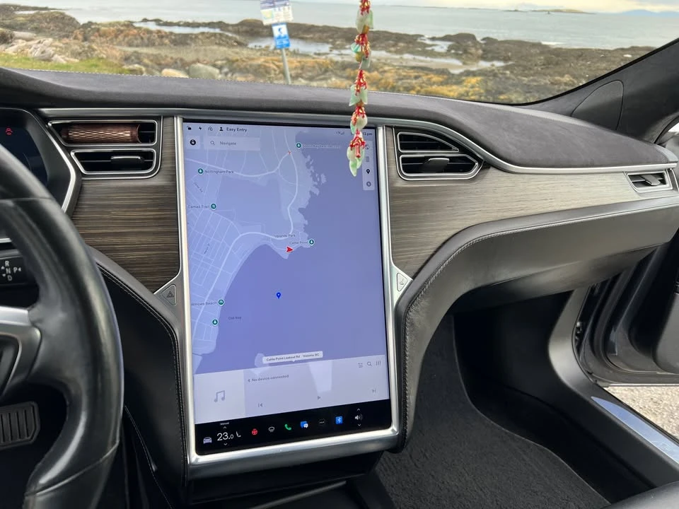2016 Tesla Model S - Image 8 of 14