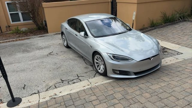 2016 Tesla Model S - Image 4 of 9