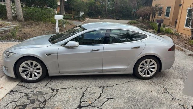 2016 Tesla Model S - Image 2 of 9