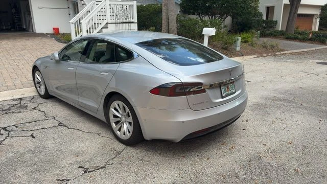 2016 Tesla Model S - Image 8 of 9