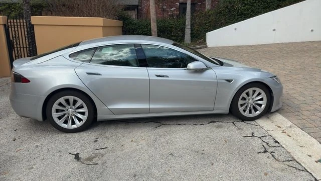 2016 Tesla Model S - Image 5 of 9