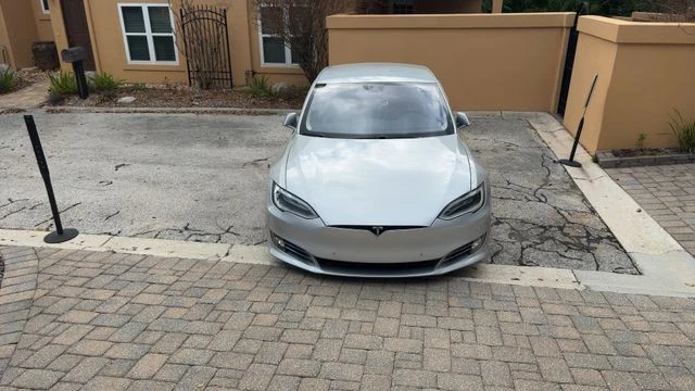 2016 Tesla Model S - Image 3 of 9