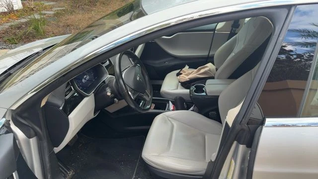 2016 Tesla Model S - Image 9 of 9