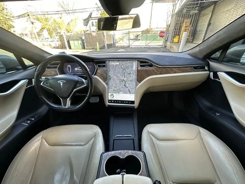 2016 Tesla Model S - Image 9 of 12