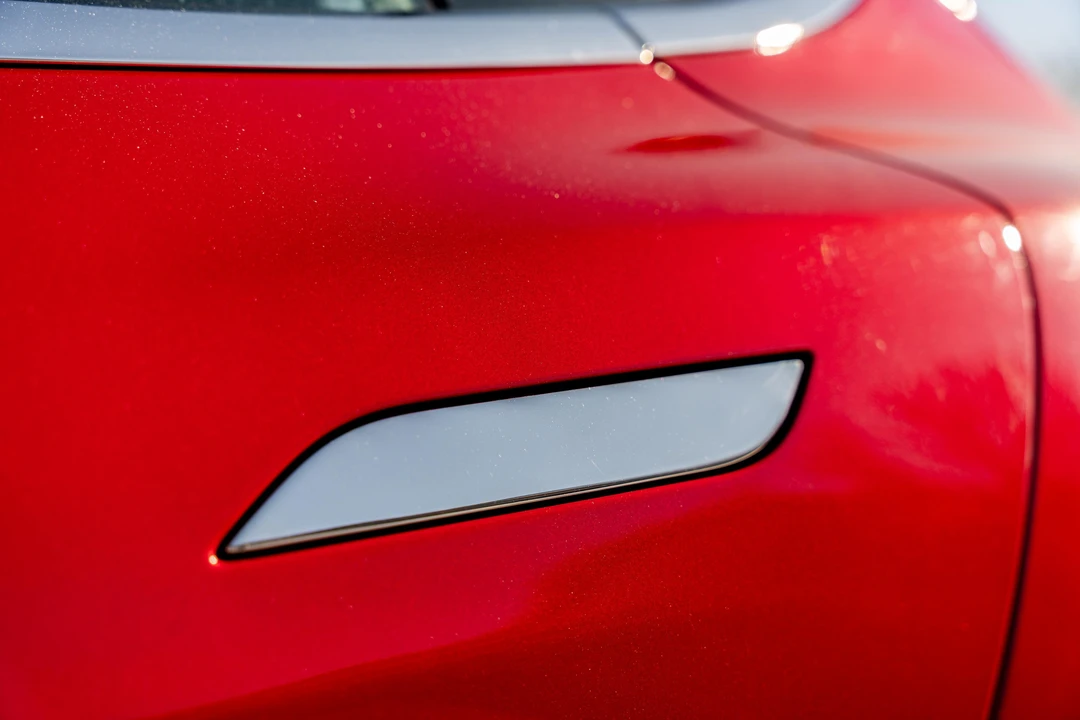 2016 Tesla Model S - Image 18 of 31