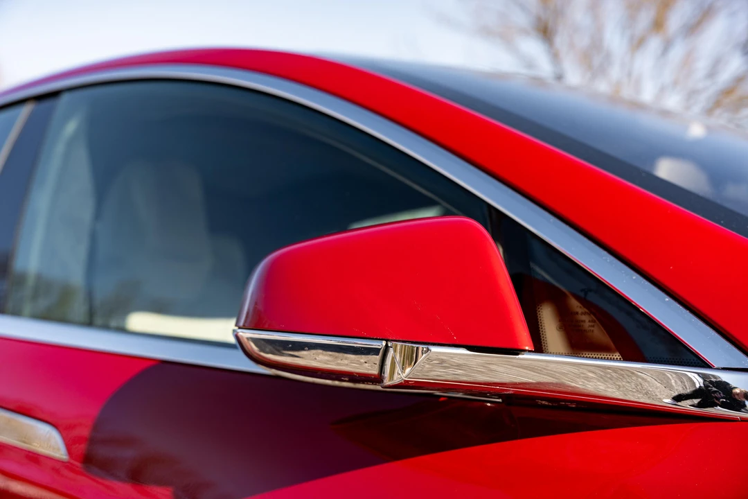 2016 Tesla Model S - Image 28 of 31
