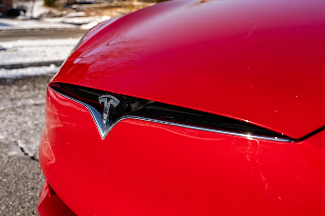 2016 Tesla Model S - Image 14 of 31
