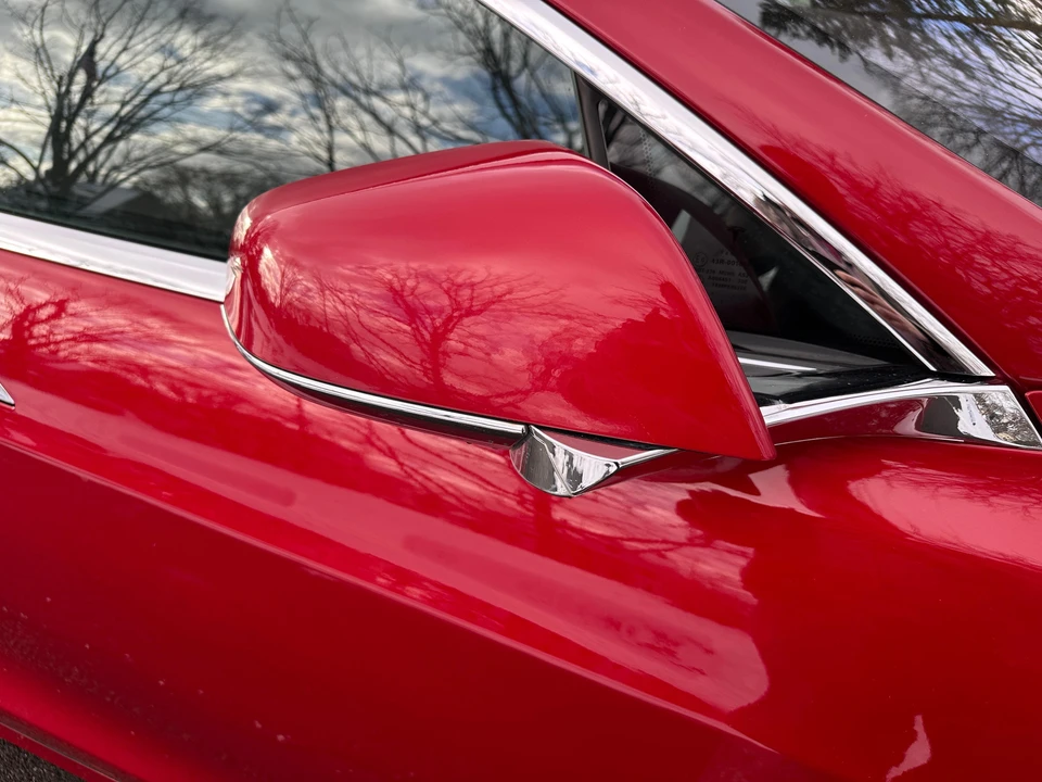2016 Tesla Model S - Image 29 of 31