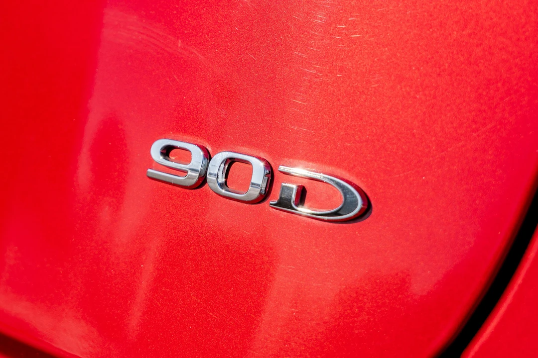 2016 Tesla Model S - Image 26 of 31