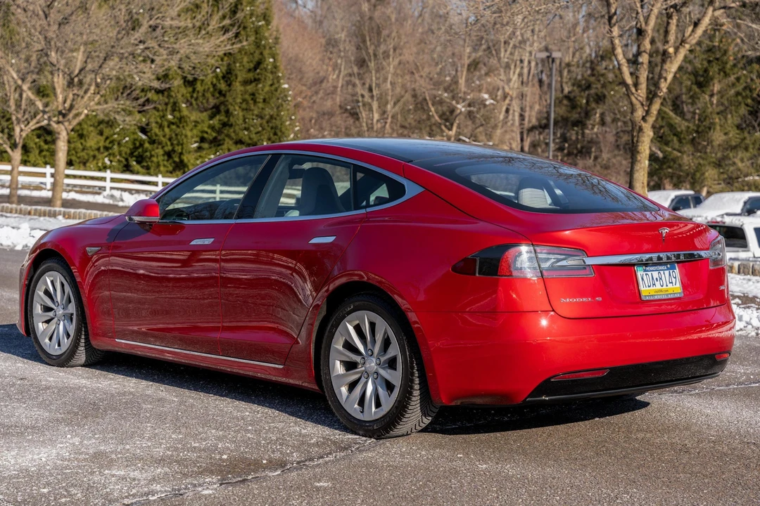 2016 Tesla Model S - Image 4 of 31