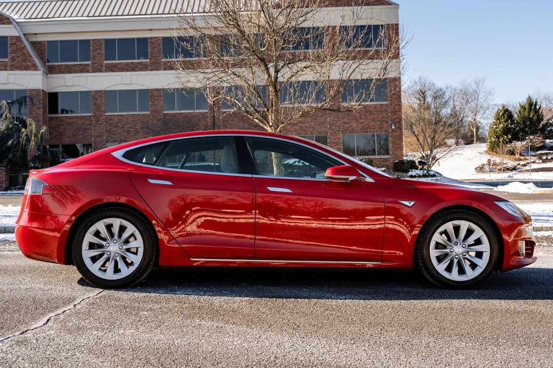 2016 Tesla Model S - Image 3 of 31