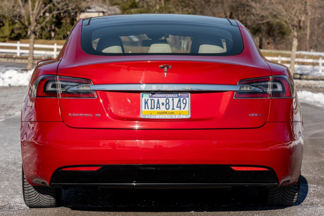 2016 Tesla Model S - Image 5 of 31