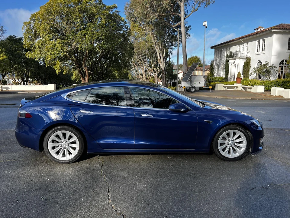 2016 Tesla Model S - Image 12 of 31