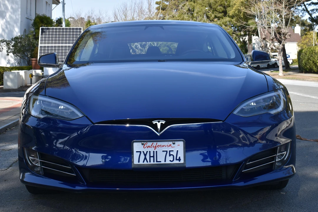 2016 Tesla Model S - Image 2 of 31