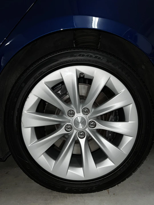 2016 Tesla Model S - Image 22 of 31