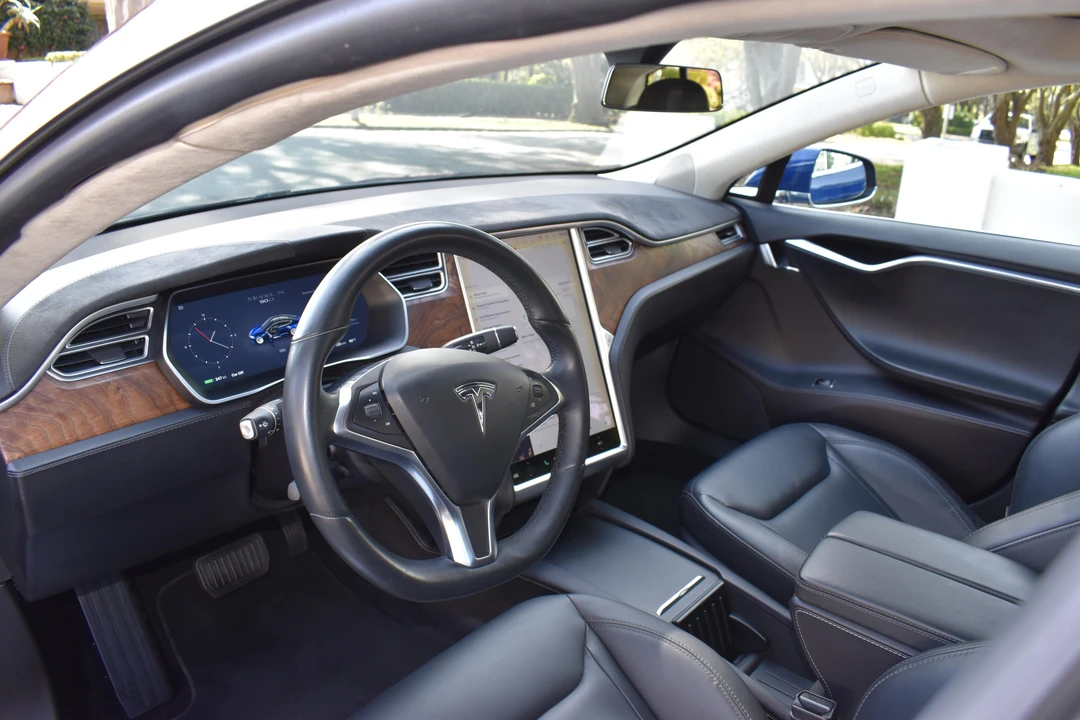 2016 Tesla Model S - Image 25 of 31