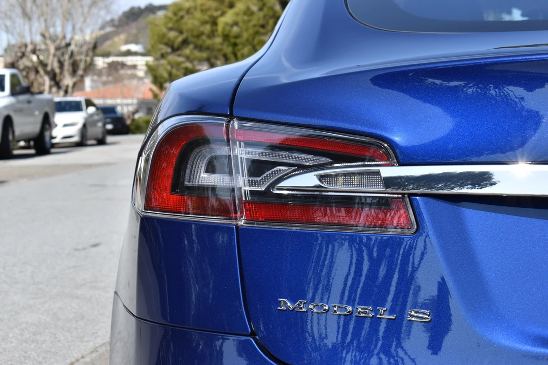 2016 Tesla Model S - Image 17 of 31