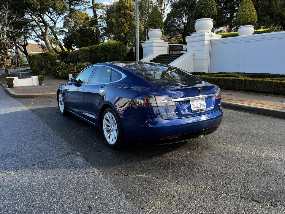 2016 Tesla Model S - Image 9 of 31