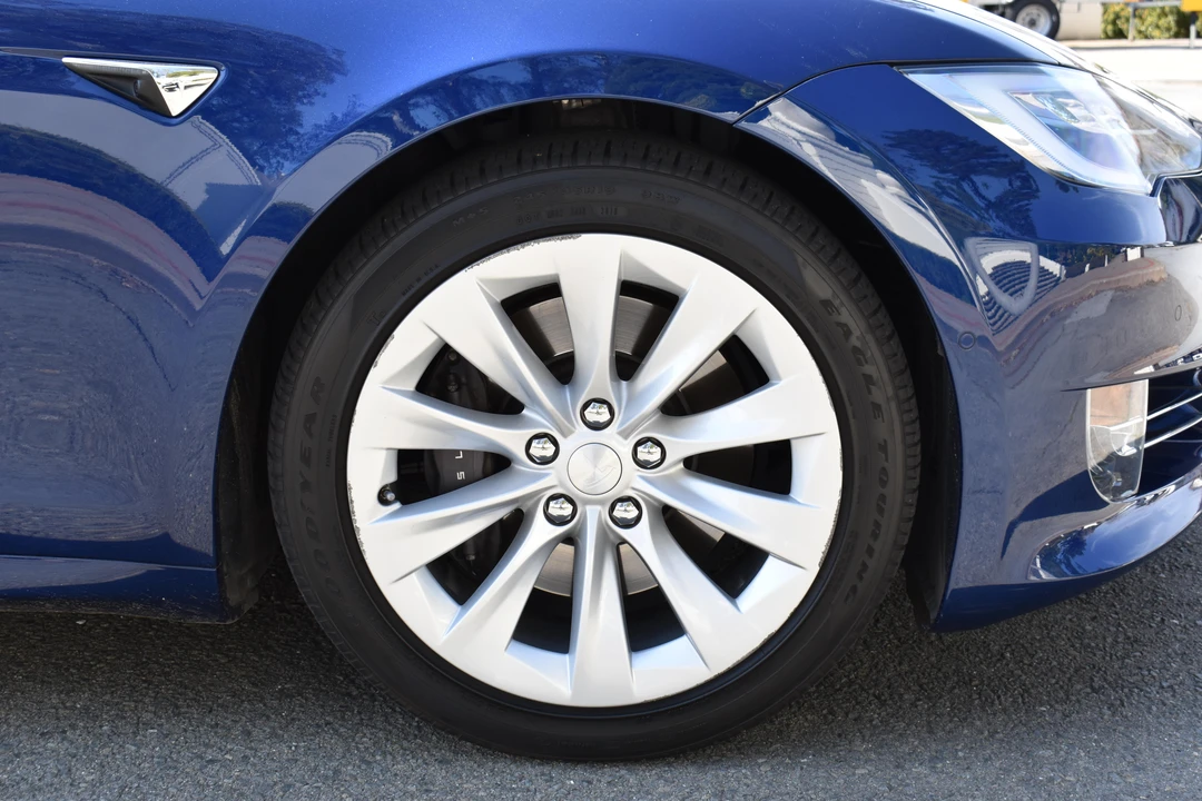 2016 Tesla Model S - Image 24 of 31