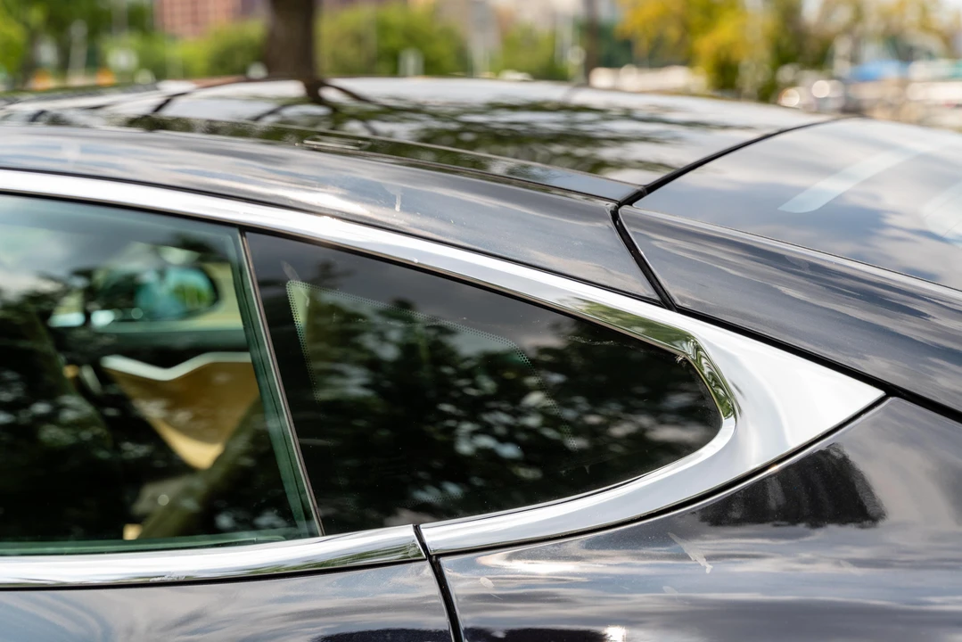 2016 Tesla Model S - Image 25 of 31