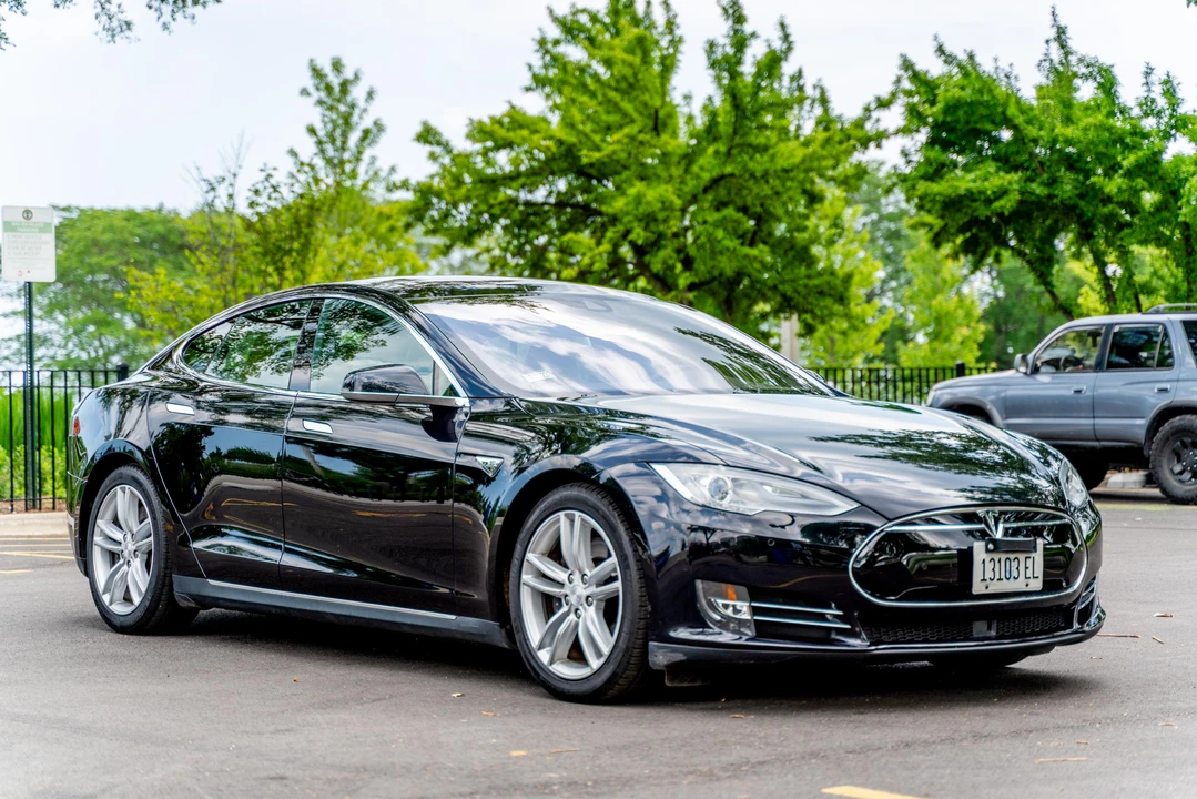 2016 Tesla Model S - Image 14 of 31