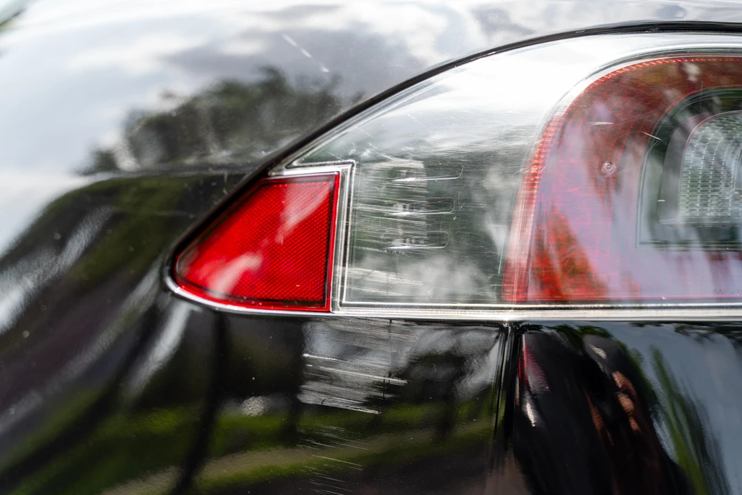 2016 Tesla Model S - Image 28 of 31