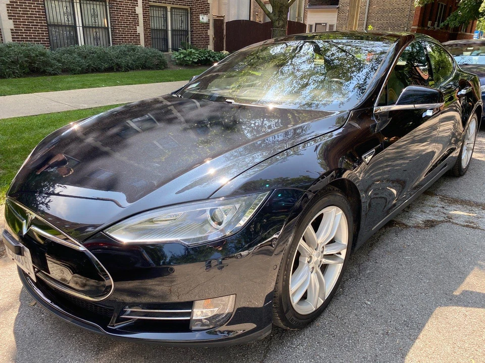 2016 Tesla Model S - Image 8 of 31