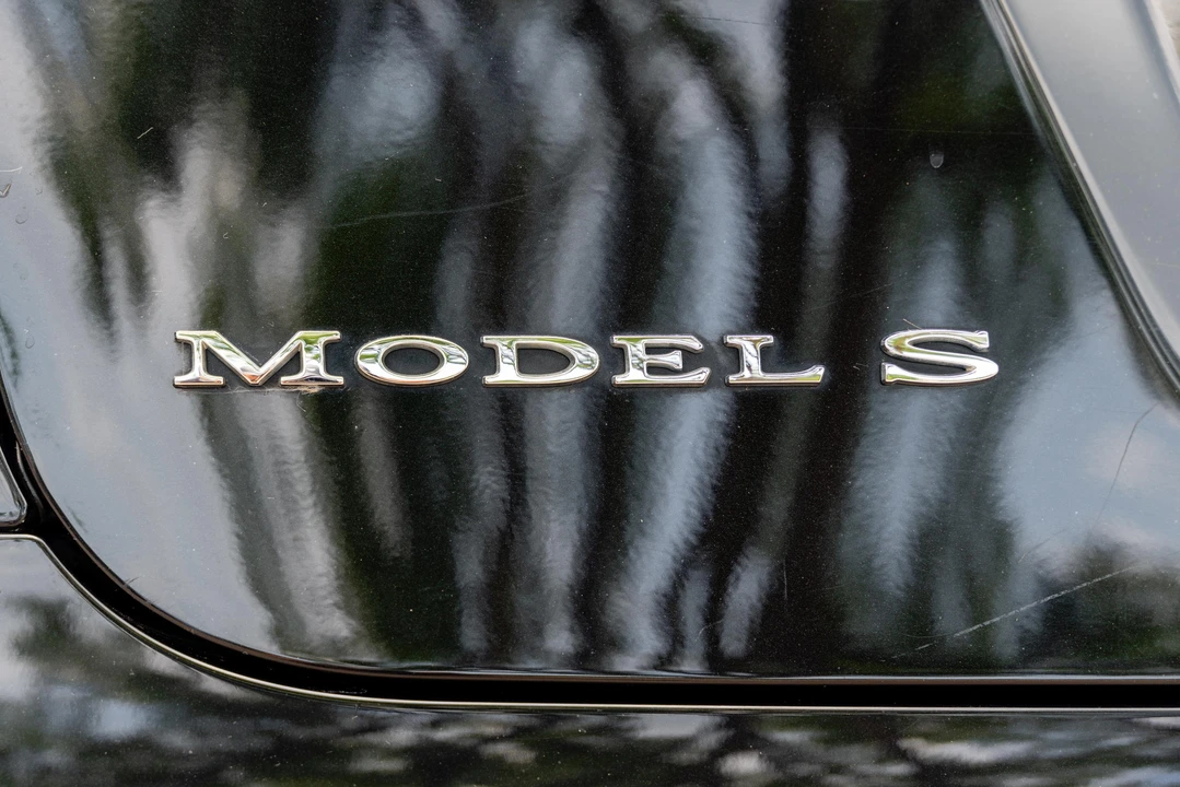 2016 Tesla Model S - Image 30 of 31