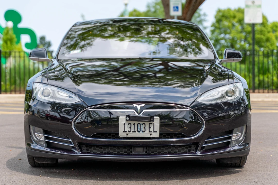 2016 Tesla Model S - Image 2 of 31